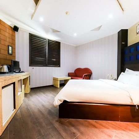 Hotel Rooky Tedžon Exteriér fotografie