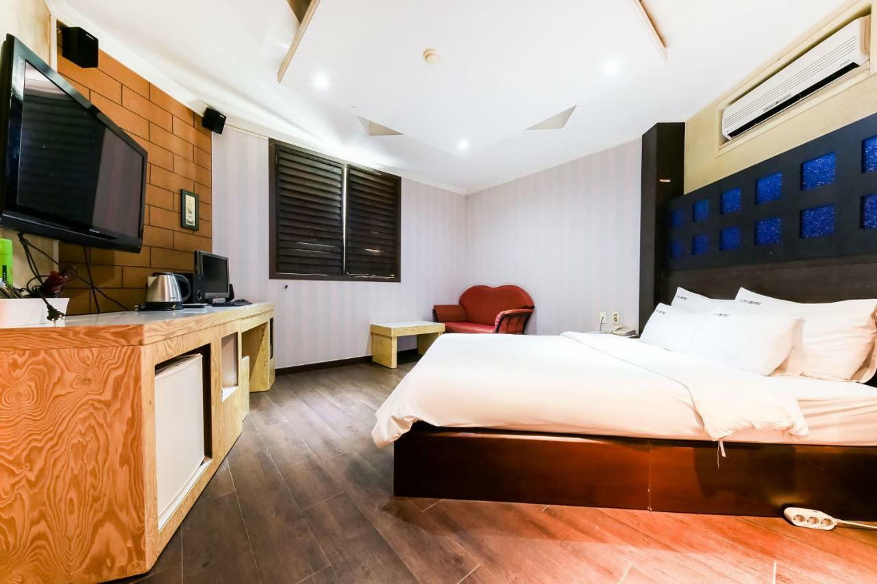 Hotel Rooky Tedžon Exteriér fotografie
