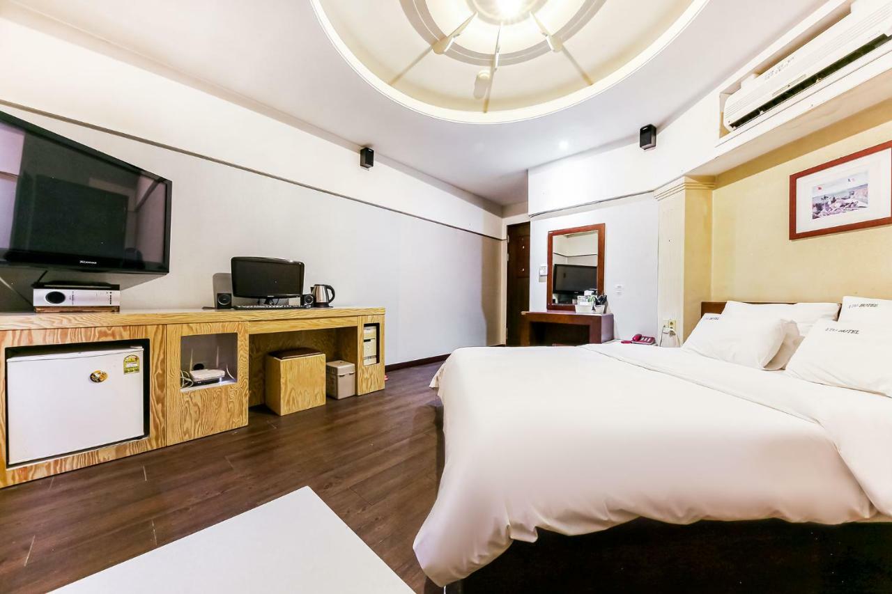 Hotel Rooky Tedžon Exteriér fotografie