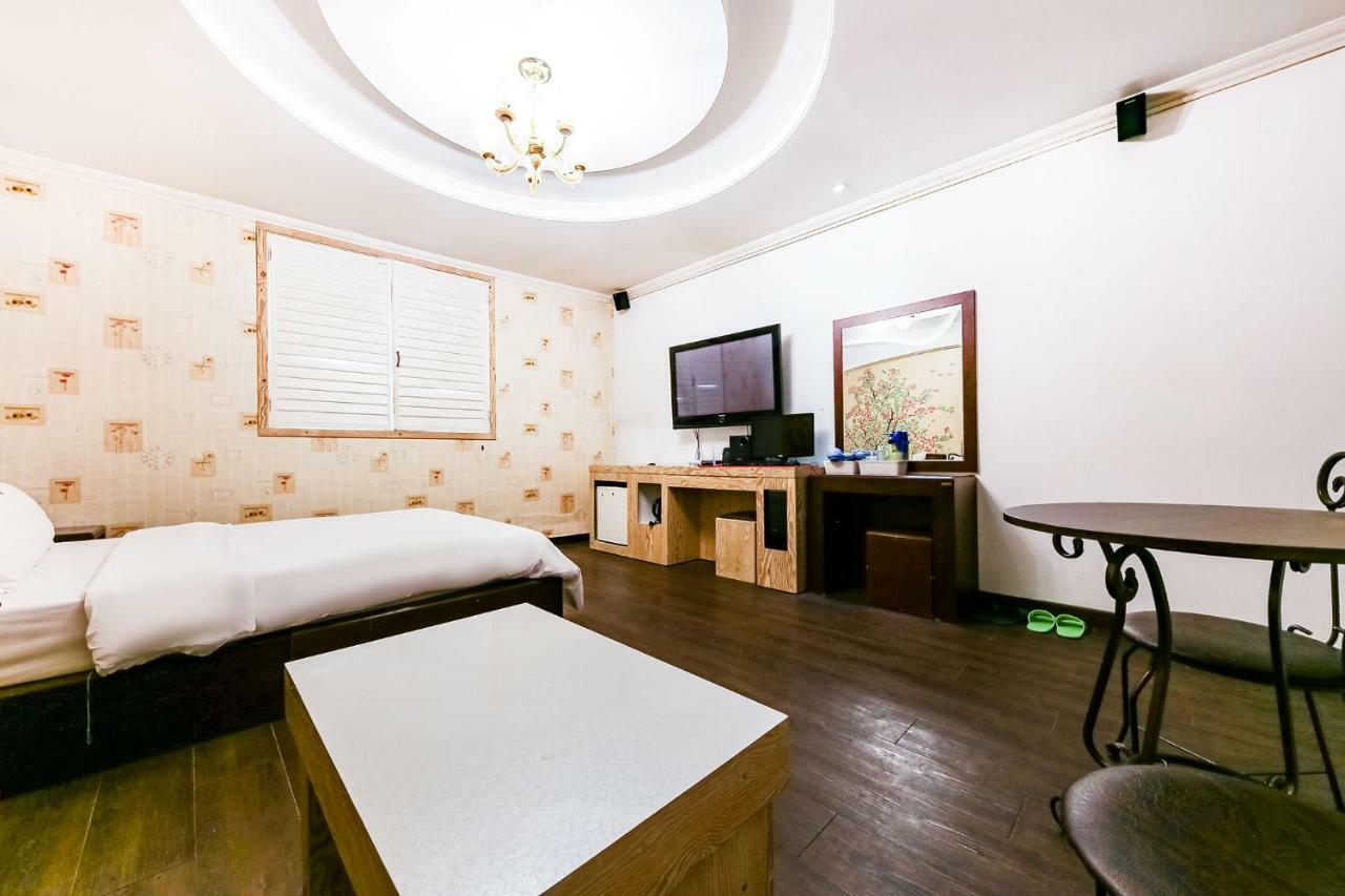 Hotel Rooky Tedžon Exteriér fotografie