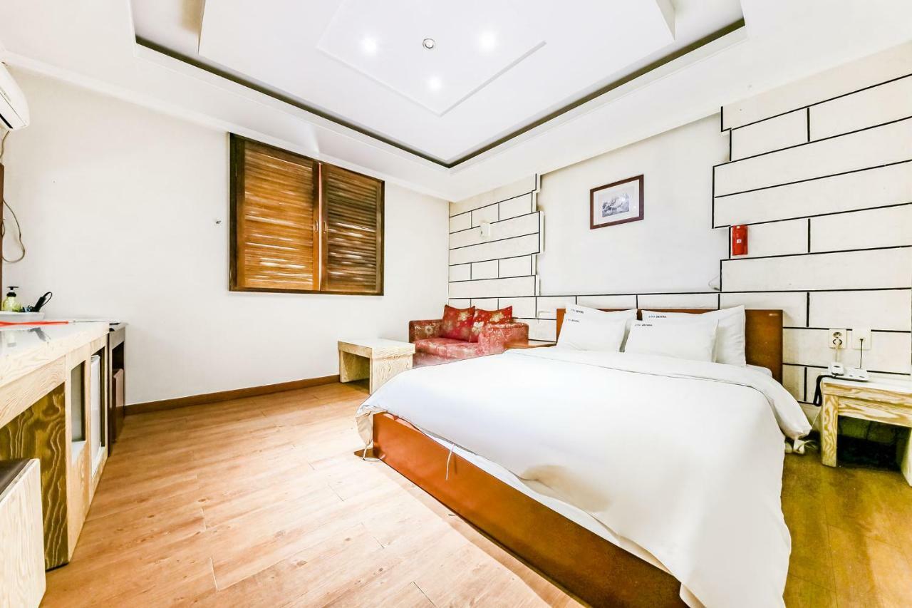 Hotel Rooky Tedžon Exteriér fotografie