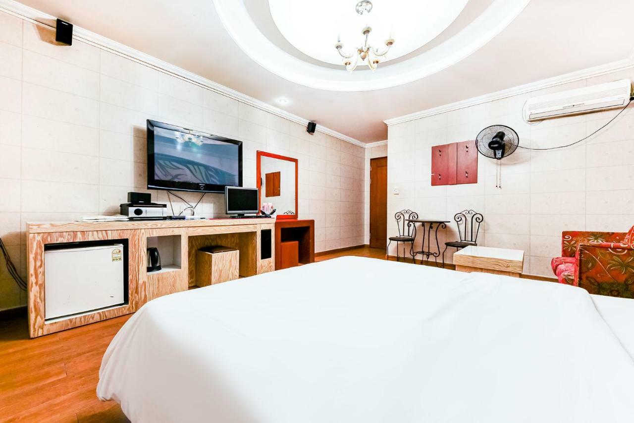 Hotel Rooky Tedžon Exteriér fotografie