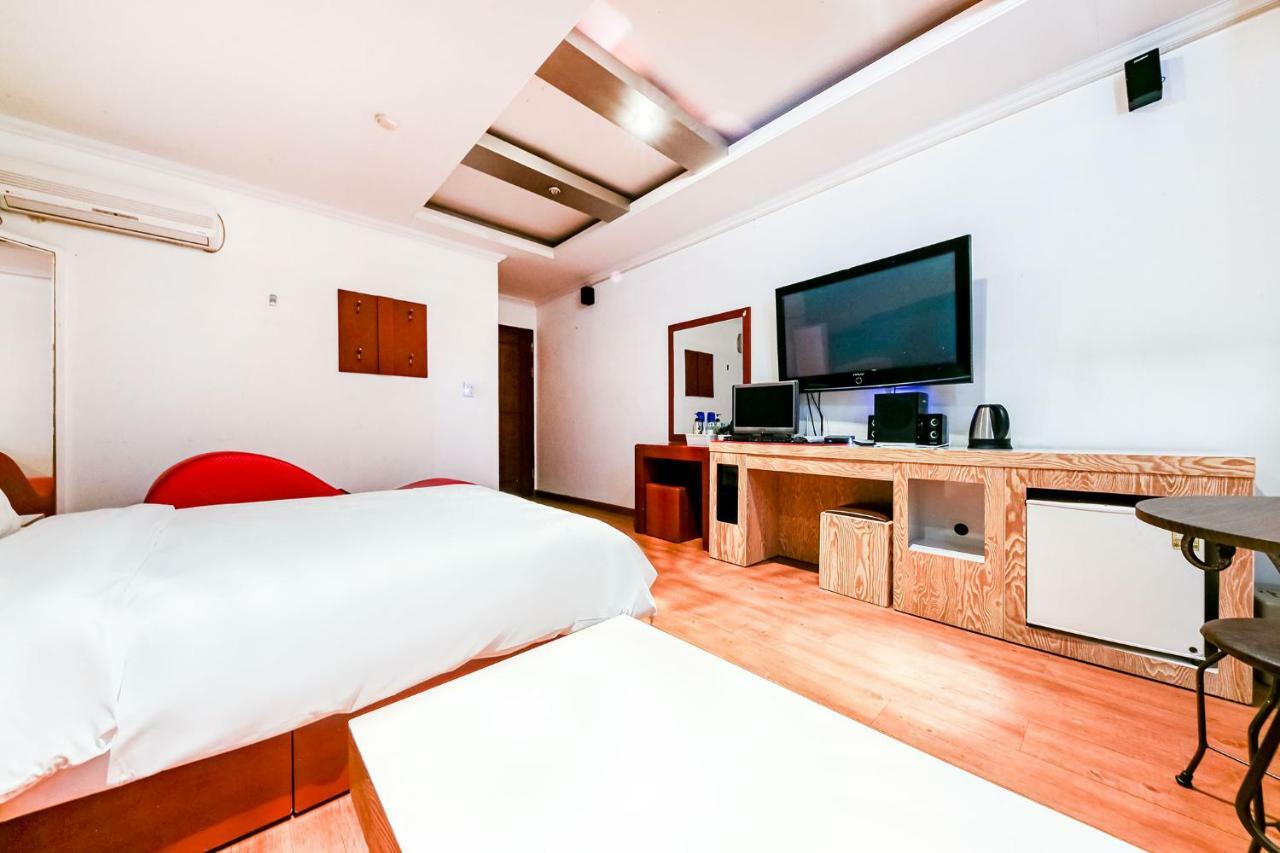Hotel Rooky Tedžon Exteriér fotografie