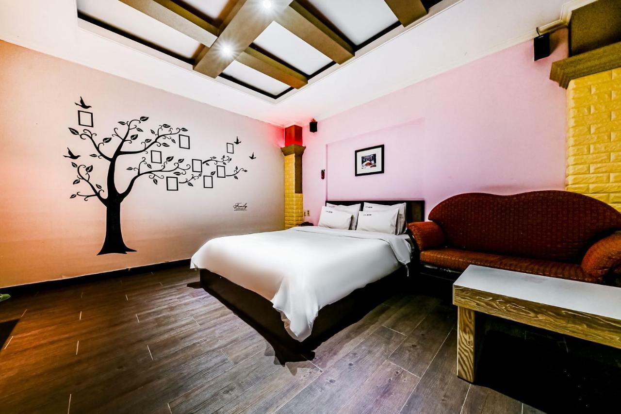 Hotel Rooky Tedžon Exteriér fotografie