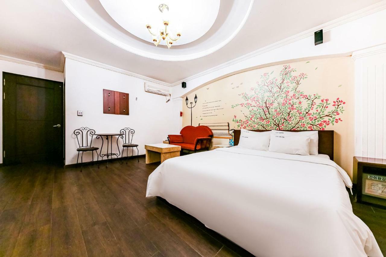 Hotel Rooky Tedžon Exteriér fotografie